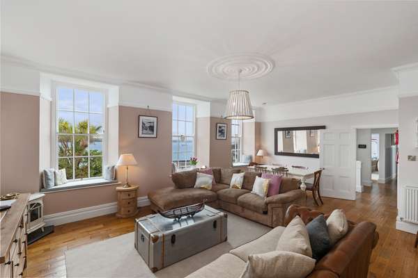 Laston Garden Apartment - Sea Views, Large Sea Front Terrace