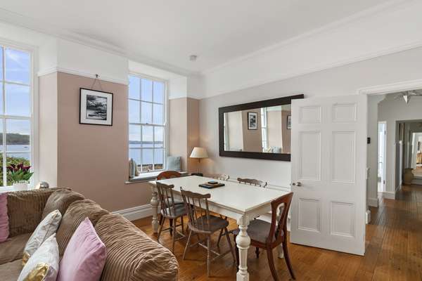 Laston Garden Apartment - Sea Views, Large Sea Front Terrace