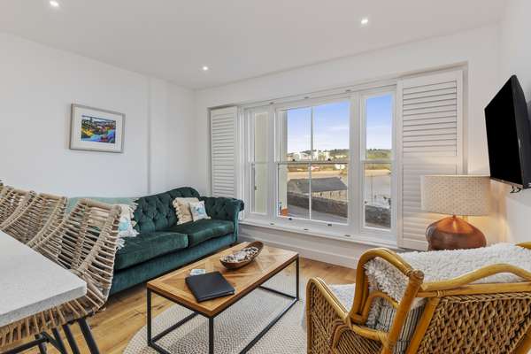 Midnight - Sea View Apartment