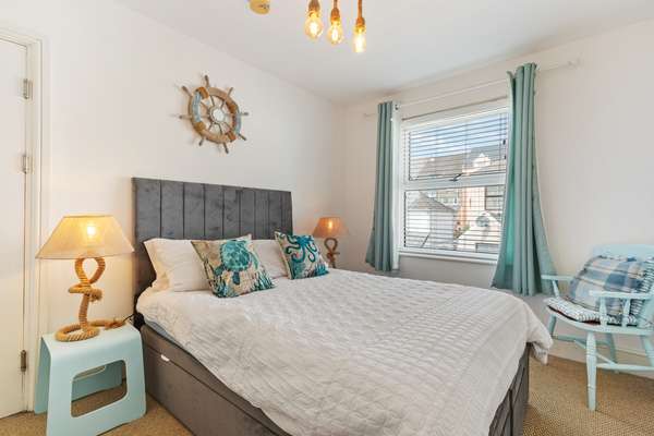 The Pennines - Close to town, beach and shops