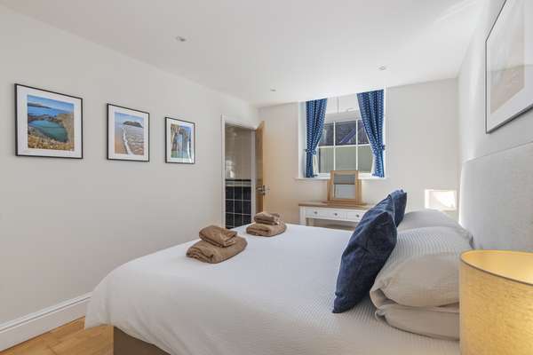 Schooner House - Schooner House - Panoramic Sea Views and Parking