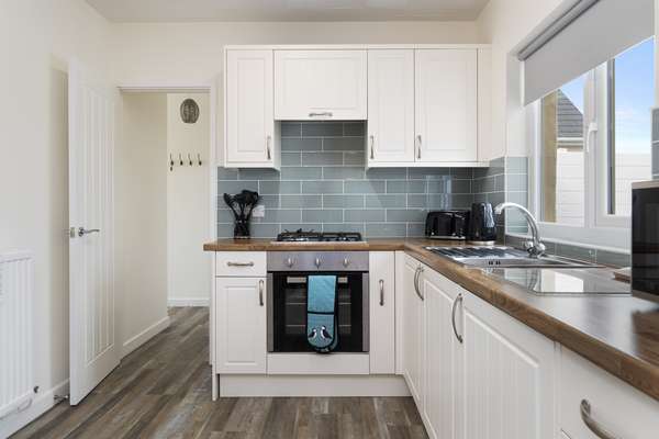 Bramble Cottage - Peaceful, Dog Friendly Cottage