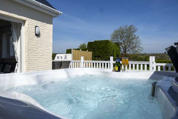Fern Cottage - Peaceful, Dog Friendly Cottage