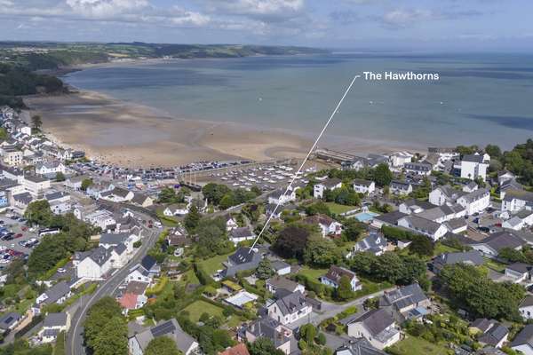 The Hawthorns - Luxury Cottage, Hot Tub, Sea Views