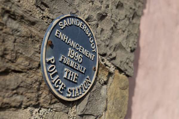 The Old Cottage - Central Location, Near the Beach