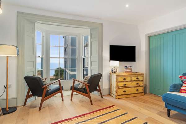 Windermere House - Sea Views, Close to Harbour